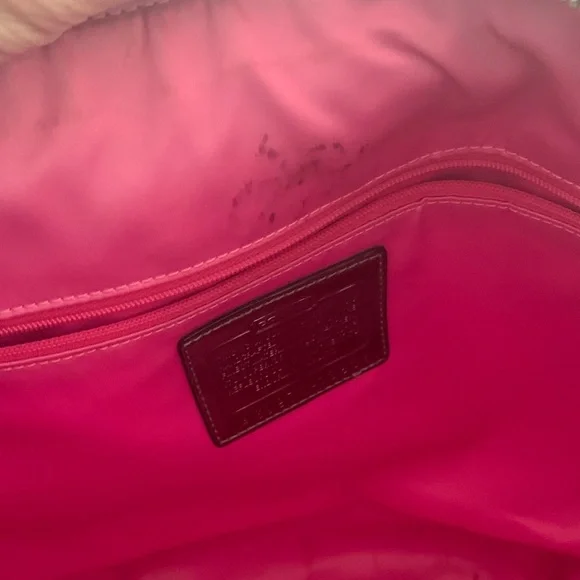 Coach Poppy Glossy Patent Tote in Plum and Berry w/matching wallet and hang tags - Picture 4 of 12